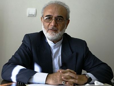 عضو مجمع تشخیص مصلحت:
مسئولان پس از جمع‌بندی مذاکرات اقتصاد مقاومتی را فراموش نکنند