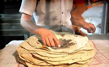 رانت میلیاردی نان در جیب یک عده خاص