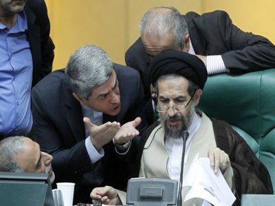 ارزیابی 21 اقتصاددان از استیضاح وزیر اقتصاد روحانی