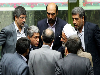 هشدار یک اقتصاددان نسبت به پیامدهای منفی عزل رئیس سازمان مالیاتی توسط دولت