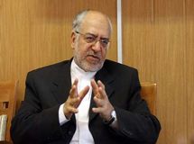 نعمت‌زاده: کسی که کمپین "خرید خودرو صفر ممنوع" را دنبال می‌کند خائن است
