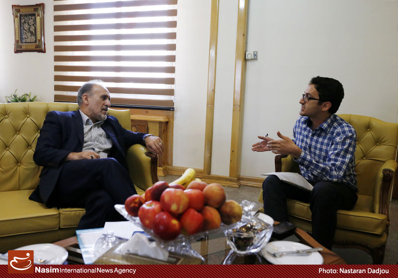 معاون سابق ارزی بانک مرکزی: بانک‌های خصوصی دلار را گران کردند