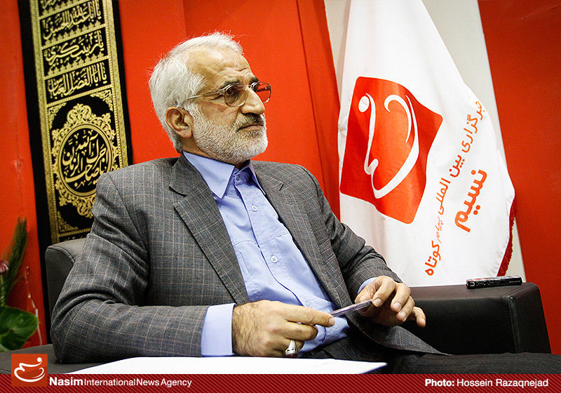 یک اقتصاددان: نامه 4 وزیر به روحانی در جهت فشار به مجلس برای تصویب برجام است