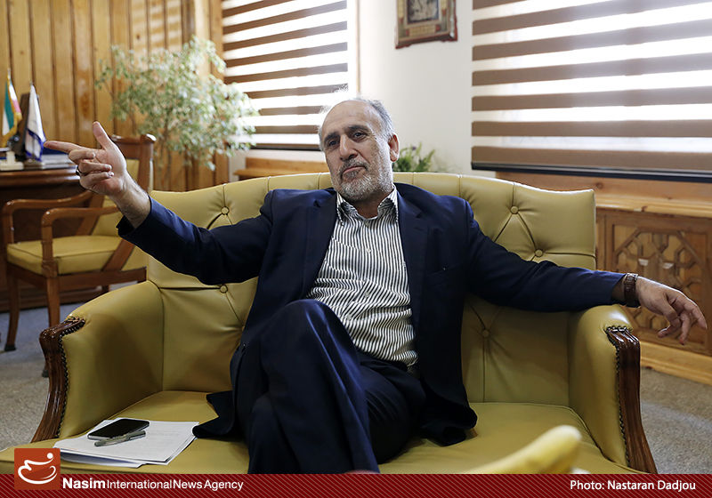 معاون اسبق بانک مرکزی: افزایش 350 هزار میلیاردی نقدینگی در 800 روز گذشته بسیار خطرناک است