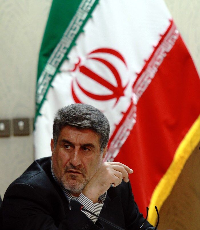 معاون حجتی: دولت نباید برای تک‌نرخی‌کردن ارز نگاه به بالا داشته باشد