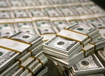 قیمت دلار در بازار تجاری چند؟
