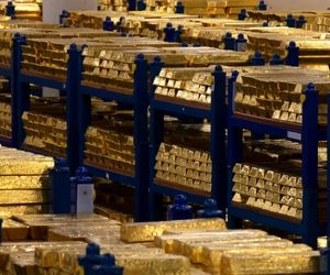 شوک اقتصادی بزرگ در راه است؟/ چین ۲۳۰۰ تُن طلا ذخیره کرد
