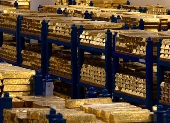 شوک اقتصادی بزرگ در راه است؟/ چین ۲۳۰۰ تُن طلا ذخیره کرد
