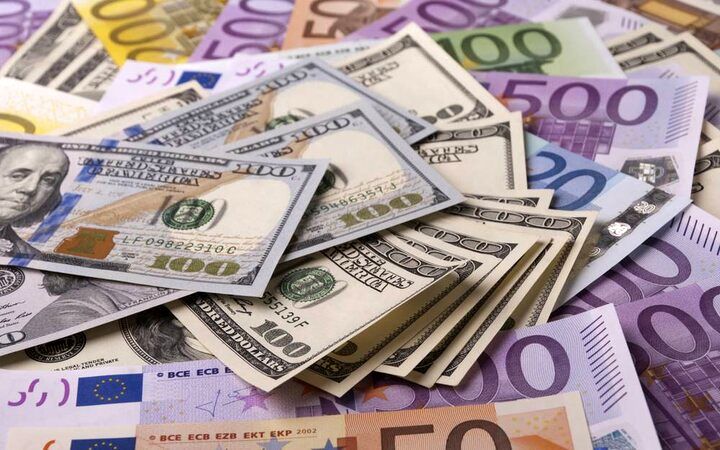 رشد نامحسوس قیمت دلار و یورو در بازار رسمی کشور
