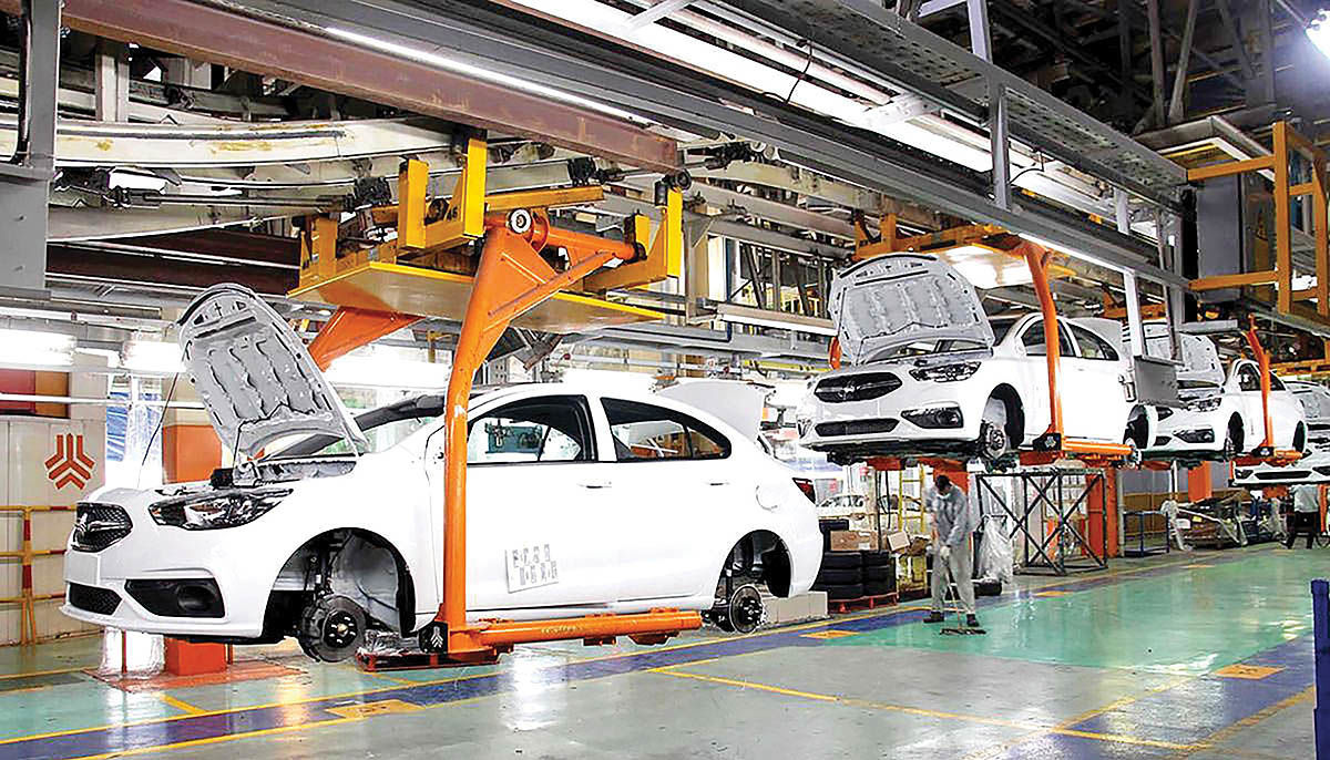 کارنامه ۶ ماهه خودروسازان؛ ترمز افت تولید کشیده شد
