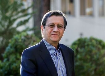 سیگنال فوری همتی به بازار؛ دلار رسمی بالا آمد، دلار آزاد عقب نشست