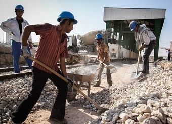 میوه و لبنیات هم از سفره کارگران حذف شد
