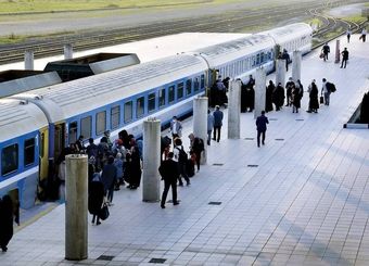 بلیت‌های قطار در لحظه آغاز پیش‌فروش «ناموجود» شدند؛ مسافران شاکی‌اند
