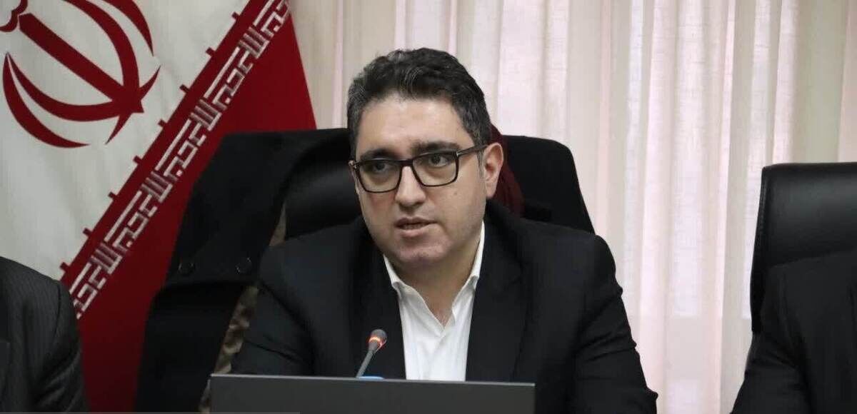 اختلاف نرخ دلار، تجارت را قفل کرده است | دلار ۱۳۰ هزار تومانی را نمی‌شود با نرخ ۸۰ هزار تومان فروخت
