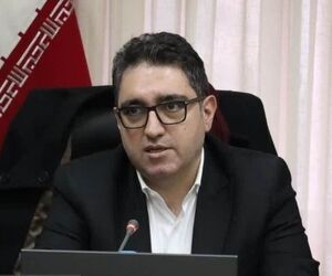 اختلاف نرخ دلار، تجارت را قفل کرده است | دلار ۱۳۰ هزار تومانی را نمی‌شود با نرخ ۸۰ هزار تومان فروخت
