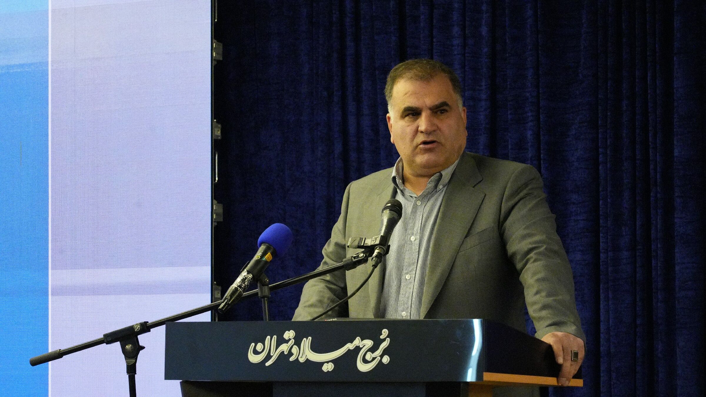 سهم بنزین در ظهور هوای خاکستری

