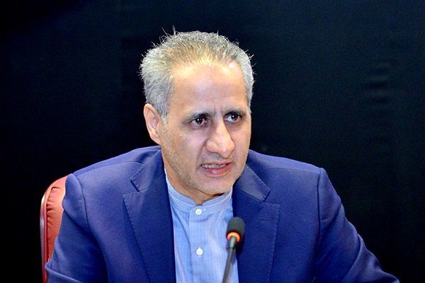 حمیدحسینی: واردات بنزین سوپر ۵۰ هزار تومانی صرفه اقتصادی ندارد
