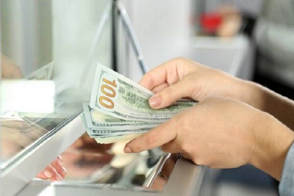 قیمت دلار اسکناسی دولتی به ۱۲۴ هزار تومان رسید