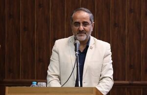 برخی از انقلابی‌ها به شعارهای اقتصادی سالانه رهبری انتقاد داشتند