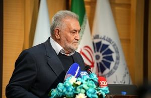 آن‌قدر که از خیانت‌های داخلی آسیب می‌بینیم از تحریم‌ها آسیب ندیدیم