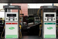 دولت بالاخره قیمت بنزین آزاد و سهمیه‌ای اعلام کرد
