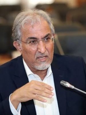 بابک زنجانی از برخی نهادها حمایت دارد که این‌گونه با مسئولین صحبت می‌کند
