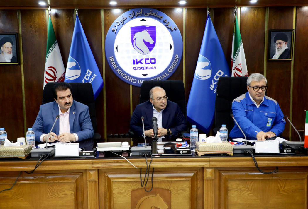 بانک رفاه کارگران آماده است از طرح‌های توسعه‌ای شرکت ایران‌خودرو حمایت کند
