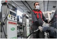 قیمت نجومی بنزین ایرانی/ فروش بنزین ۷۰ تا ۱۰۰ هزار تومانی به مردم
