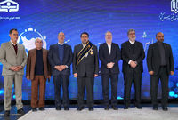 نشان افتخار و حمایل «حامی مدرسه‌سازی ایران» به مدیرعامل بانک ملی اهدا شد/ ساخت ۱۳۵ مدرسه در مناطق محروم کشور