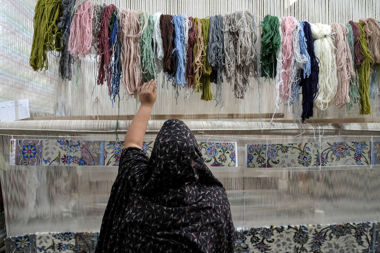 ایران و ازبکستان برای احیای صادرات فرش ایرانی همکاری می‌کند
