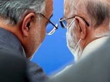 افتتاح قطار مترو ملی توسط زاکانی و چمران